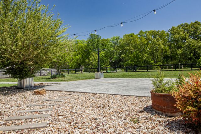 1242 Norton Rd, Manchester, TN 37355