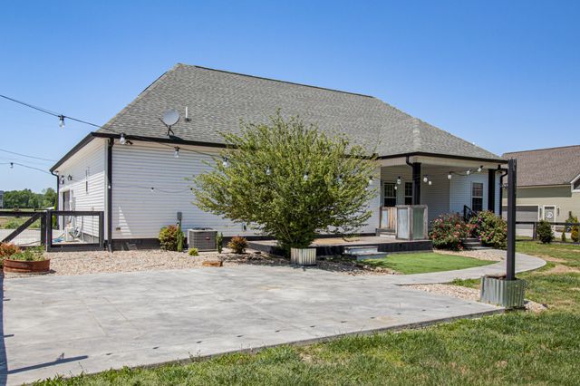 1242 Norton Rd, Manchester, TN 37355