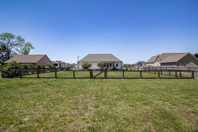 1242 Norton Rd, Manchester, TN 37355