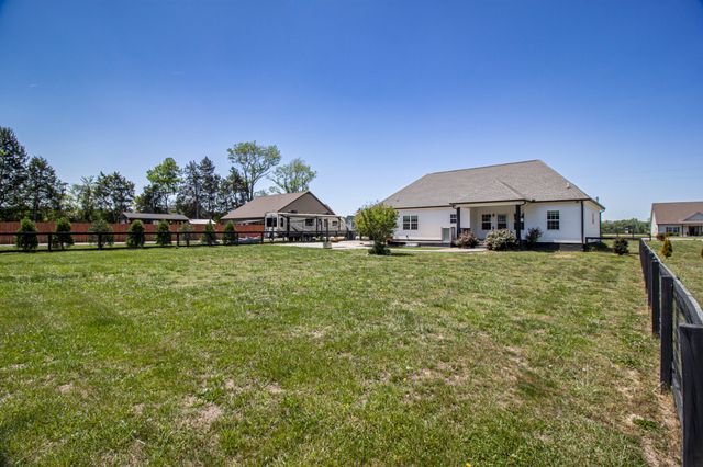 1242 Norton Rd, Manchester, TN 37355