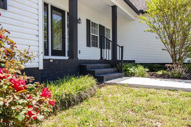 1242 Norton Rd, Manchester, TN 37355