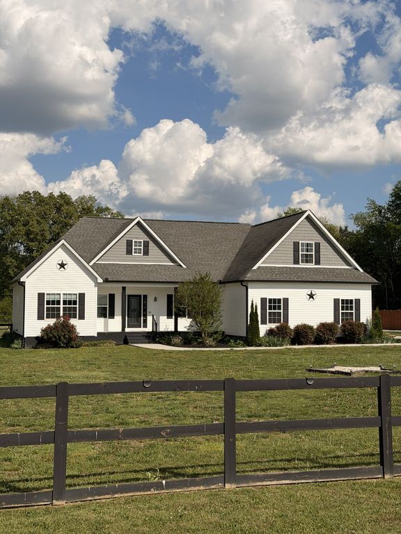 1242 Norton Rd, Manchester, TN 37355