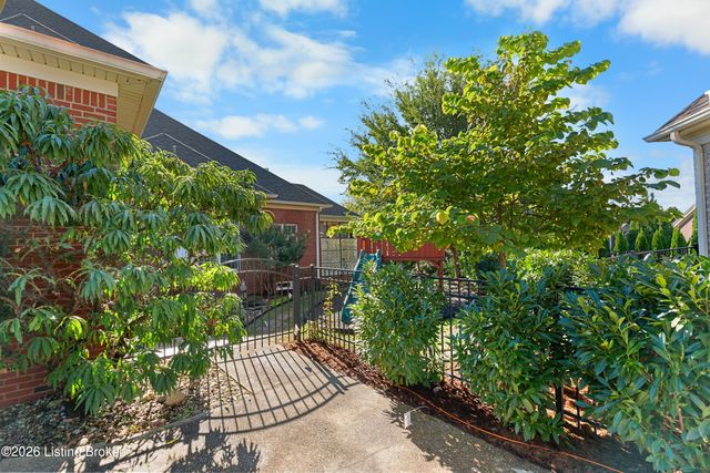 14704 Forbes Cir, Louisville, KY 40245