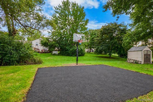 35181 Valley Forge Drive, Farmington Hills, MI 48331