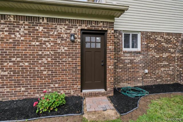 35181 Valley Forge Drive, Farmington Hills, MI 48331