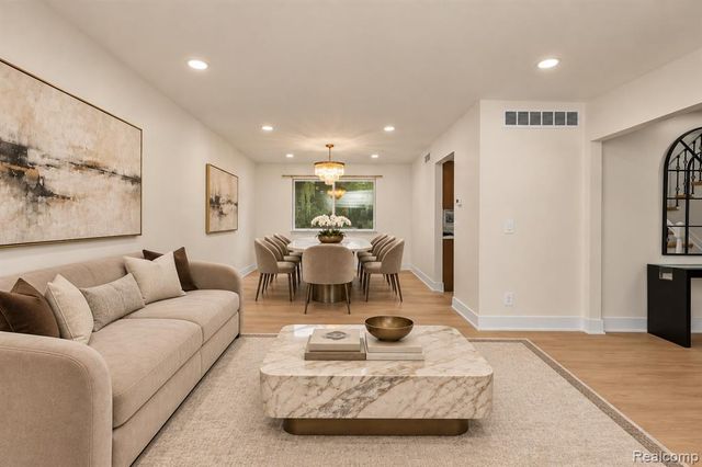 35181 Valley Forge Drive, Farmington Hills, MI 48331