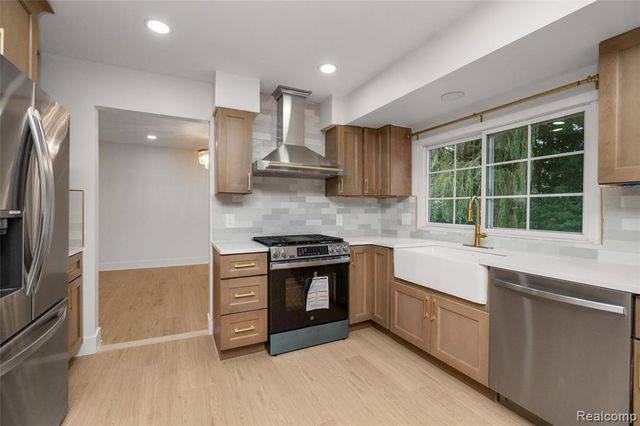 35181 Valley Forge Drive, Farmington Hills, MI 48331