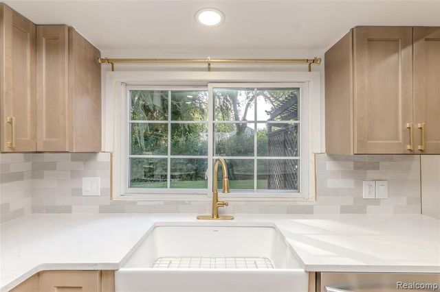 35181 Valley Forge Drive, Farmington Hills, MI 48331