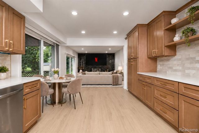 35181 Valley Forge Drive, Farmington Hills, MI 48331