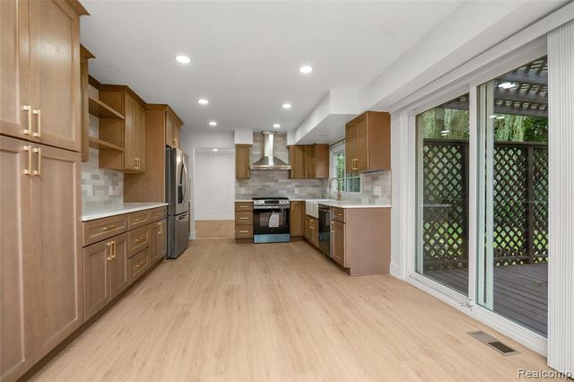 35181 Valley Forge Drive, Farmington Hills, MI 48331