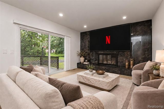 35181 Valley Forge Drive, Farmington Hills, MI 48331