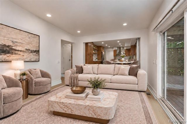 35181 Valley Forge Drive, Farmington Hills, MI 48331