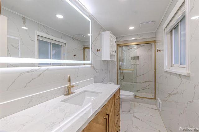 35181 Valley Forge Drive, Farmington Hills, MI 48331