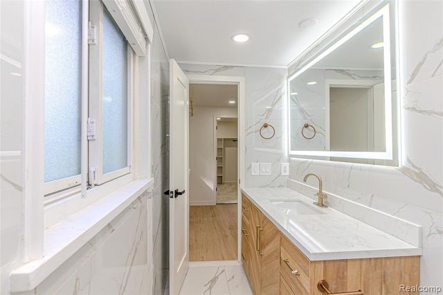 35181 Valley Forge Drive, Farmington Hills, MI 48331