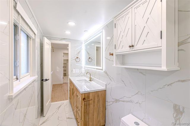 35181 Valley Forge Drive, Farmington Hills, MI 48331