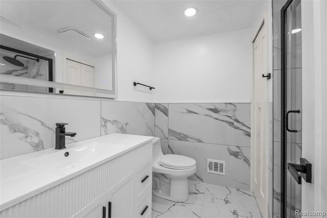 35181 Valley Forge Drive, Farmington Hills, MI 48331
