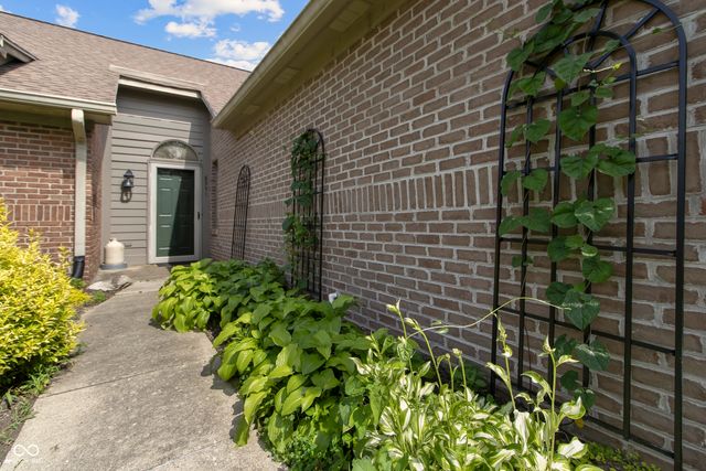 8951 Pennwood Court, Indianapolis, IN 46240