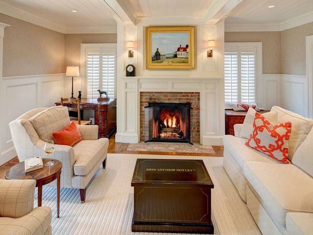 1 Field Club Dr, Edgartown, MA 02539