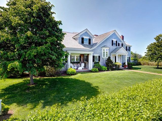 1 Field Club Dr, Edgartown, MA 02539