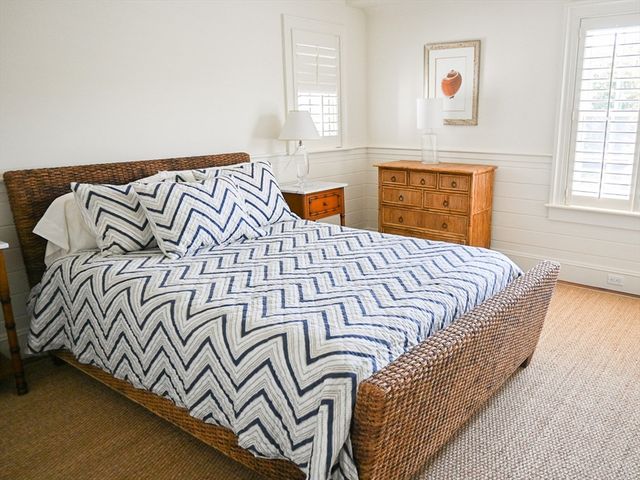 1 Field Club Dr, Edgartown, MA 02539