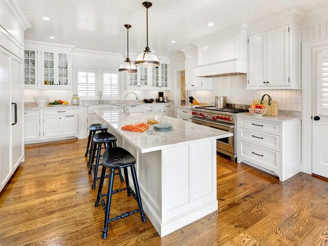 1 Field Club Dr, Edgartown, MA 02539
