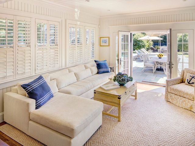 1 Field Club Dr, Edgartown, MA 02539