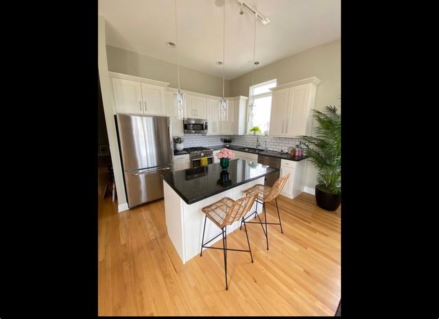 1248 N Cleaver Street 3, Chicago, IL 60642