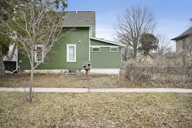 625 S Madison Street, Stoughton, WI 53589