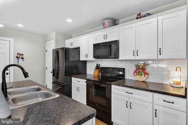 94 N REAMSTOWN RD, Stevens, PA 17578