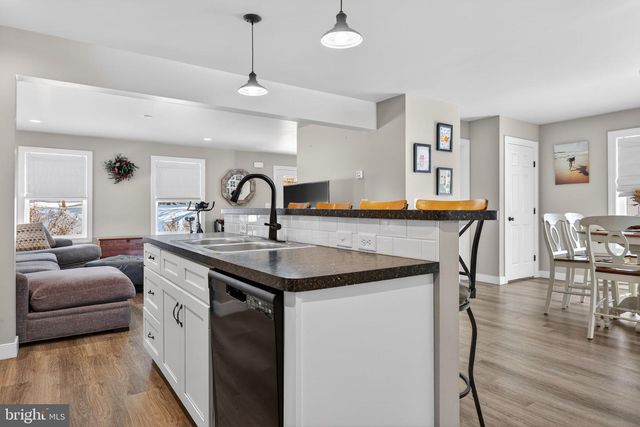 94 N REAMSTOWN RD, Stevens, PA 17578