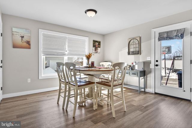 94 N REAMSTOWN RD, Stevens, PA 17578