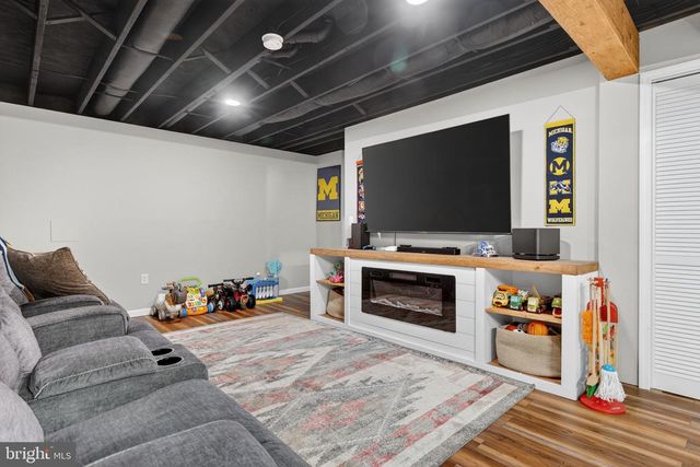 94 N REAMSTOWN RD, Stevens, PA 17578