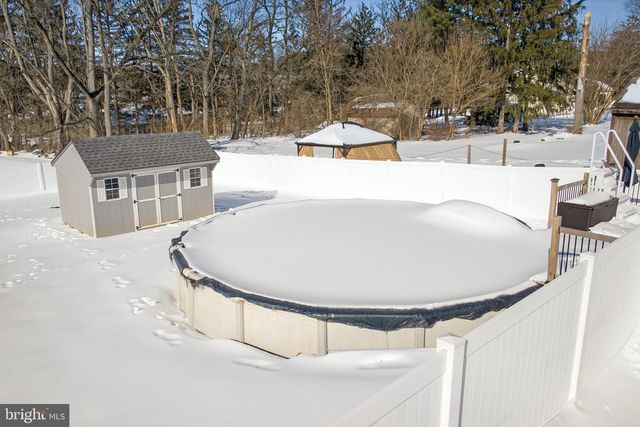 94 N REAMSTOWN RD, Stevens, PA 17578