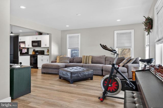 94 N REAMSTOWN RD, Stevens, PA 17578