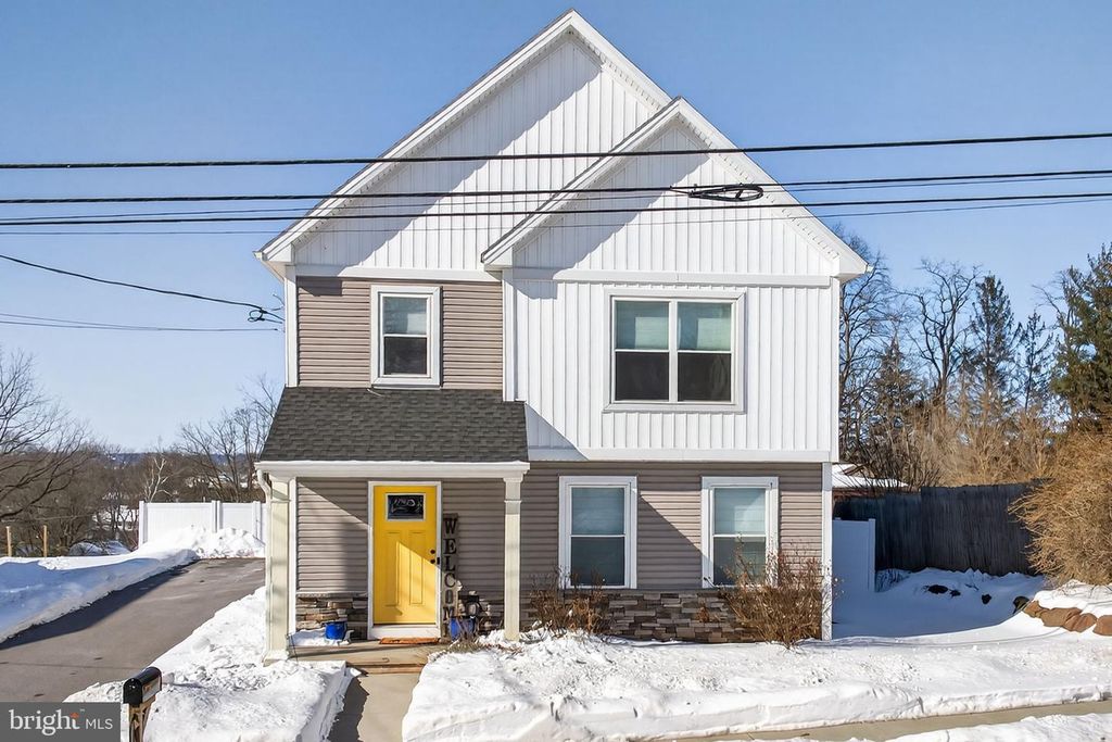 94 N REAMSTOWN RD, Stevens, PA 17578