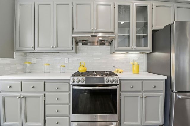 327 Ratto Road, Alameda, CA 94502