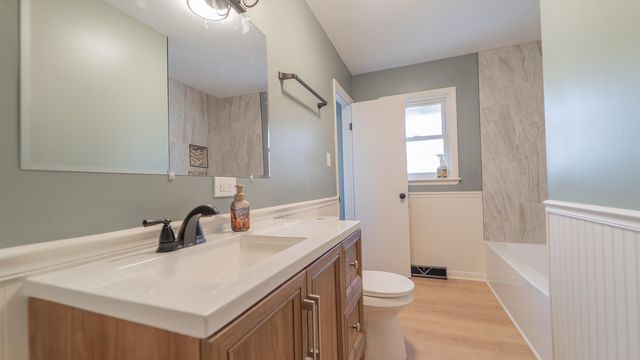 1633 Kuhn Drive, Schererville, IN 46375