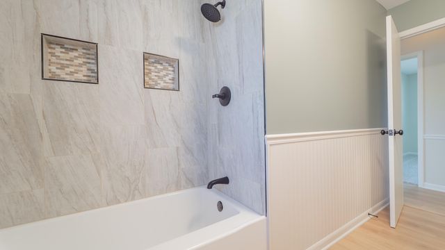 1633 Kuhn Drive, Schererville, IN 46375