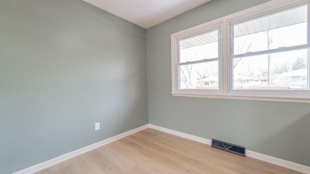 1633 Kuhn Drive, Schererville, IN 46375