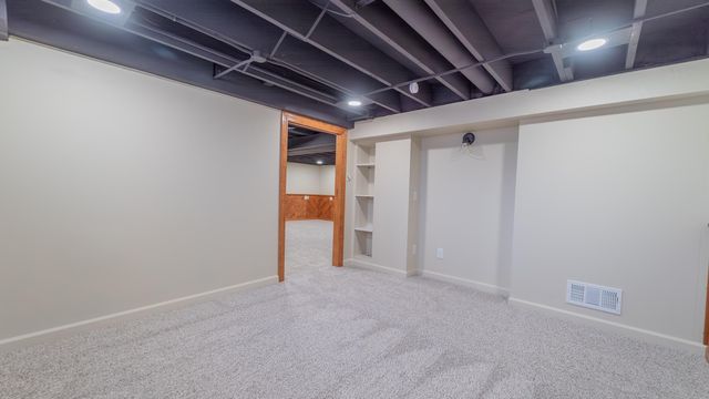 1633 Kuhn Drive, Schererville, IN 46375