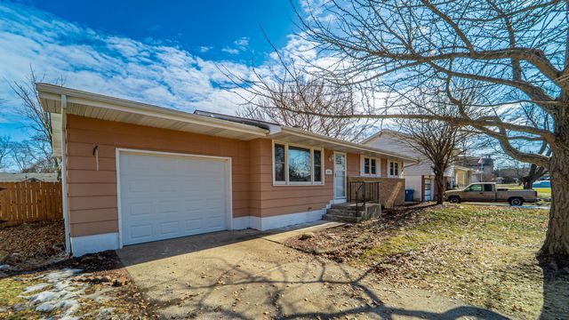 1633 Kuhn Drive, Schererville, IN 46375