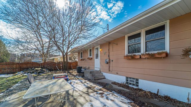 1633 Kuhn Drive, Schererville, IN 46375