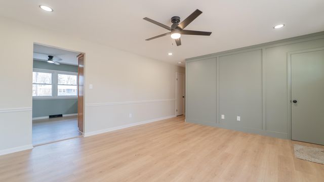 1633 Kuhn Drive, Schererville, IN 46375