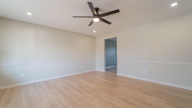 1633 Kuhn Drive, Schererville, IN 46375