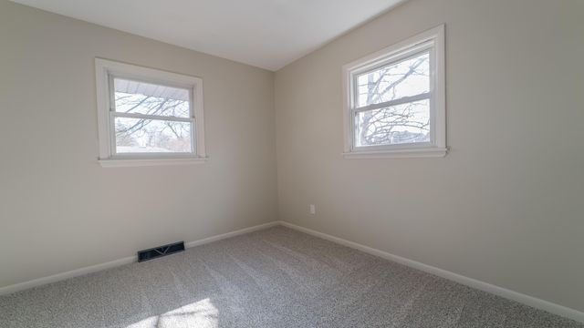 1633 Kuhn Drive, Schererville, IN 46375