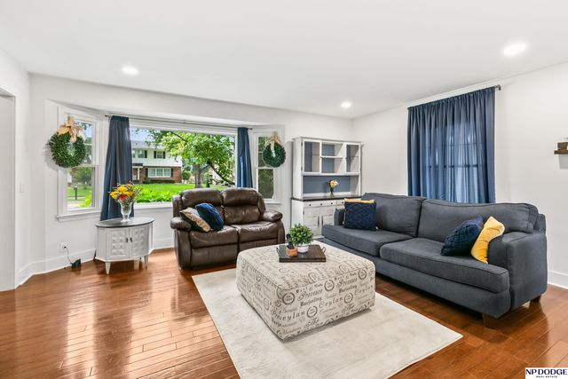 836 S 131 Avenue, Omaha, NE 68154