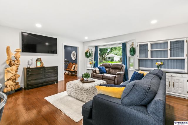 836 S 131 Avenue, Omaha, NE 68154