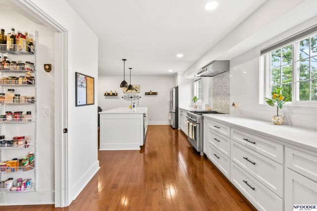 836 S 131 Avenue, Omaha, NE 68154