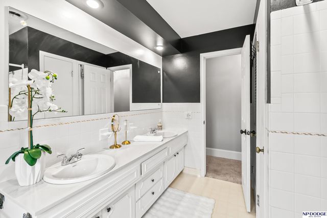 836 S 131 Avenue, Omaha, NE 68154