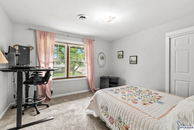 836 S 131 Avenue, Omaha, NE 68154